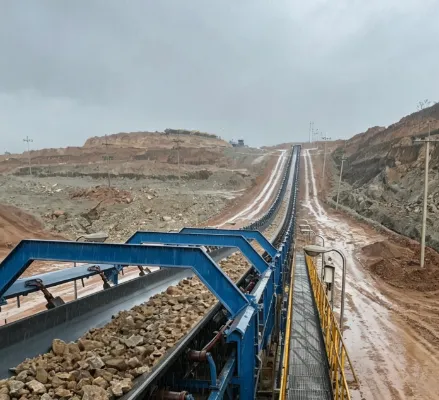 Bagaimana untuk Memastikan Penghantar Lombong Berjalan dengan Selamat Sepanjang Musim Hujan?
